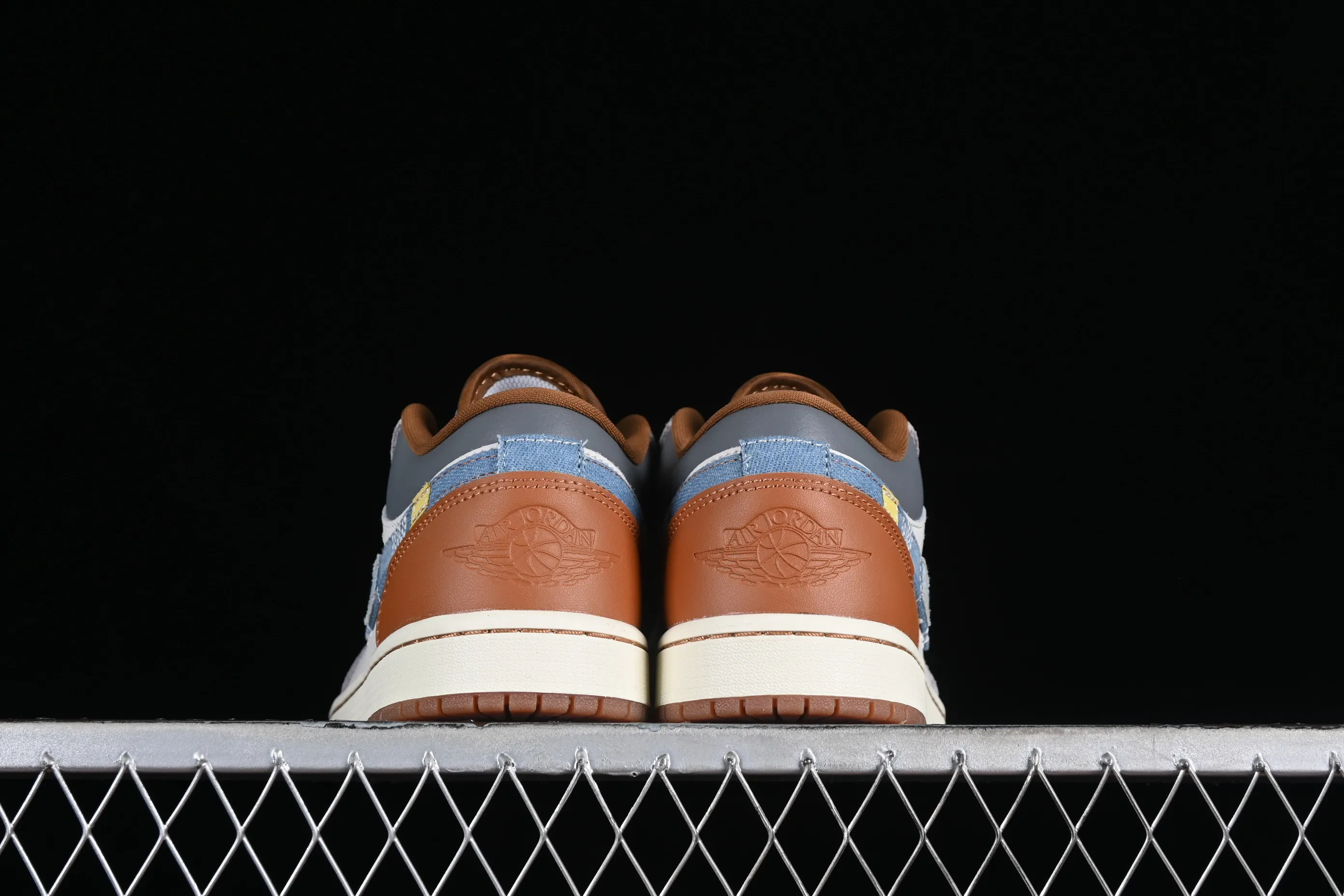 All categories Air Jordan Jordan series basketball shoes Air Jordan 1 Low G version pure original Air Jordan 1 Low AJ1 Joe 1 Valentine's Day limited denim denim low-bang cultural casual sneakers FZ5042-041